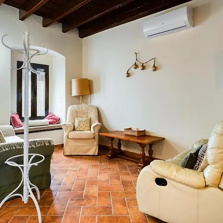 Casa Del Estanco, *